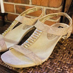 EUC, Anne Klein Akteah Sandals Size 9.5